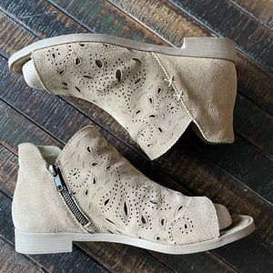 Coolway Sandals Women’s Nelia Ankle Lazer Cut Suede Leather Open Toe Flat Heel